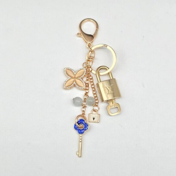 Authentic Louis Vuitton Lock & Key with unbranded Bagcharm, Keycharm, Keychain - Picture 1 of 8